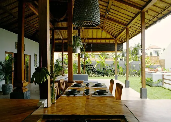 Villa Jungle Joglo *